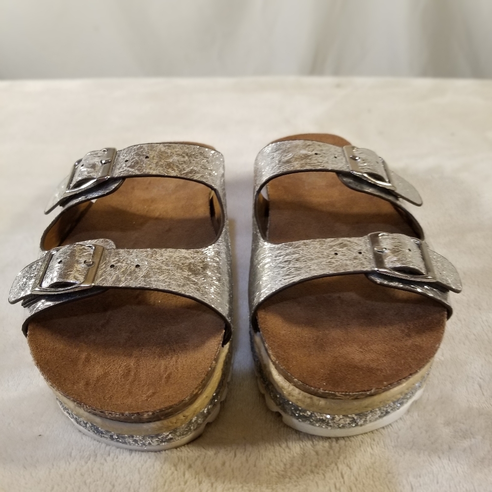 Rouge Silver Metalic Double Buckle Sandals - Picture 3 of 6